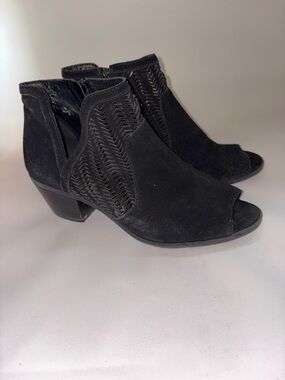 Lucky Brand Bahrie Black Suede Peep-Toe Ankle Booties Size 9W